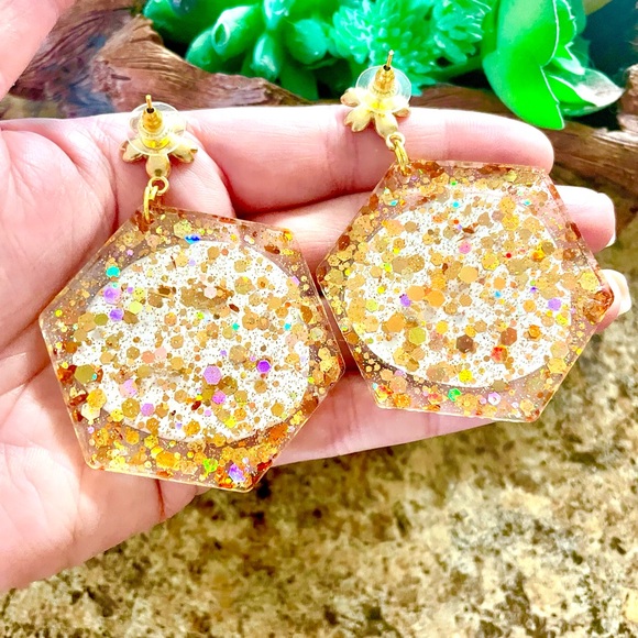 Tiana Acrylic Dangle Earrings - Picture 9 of 9